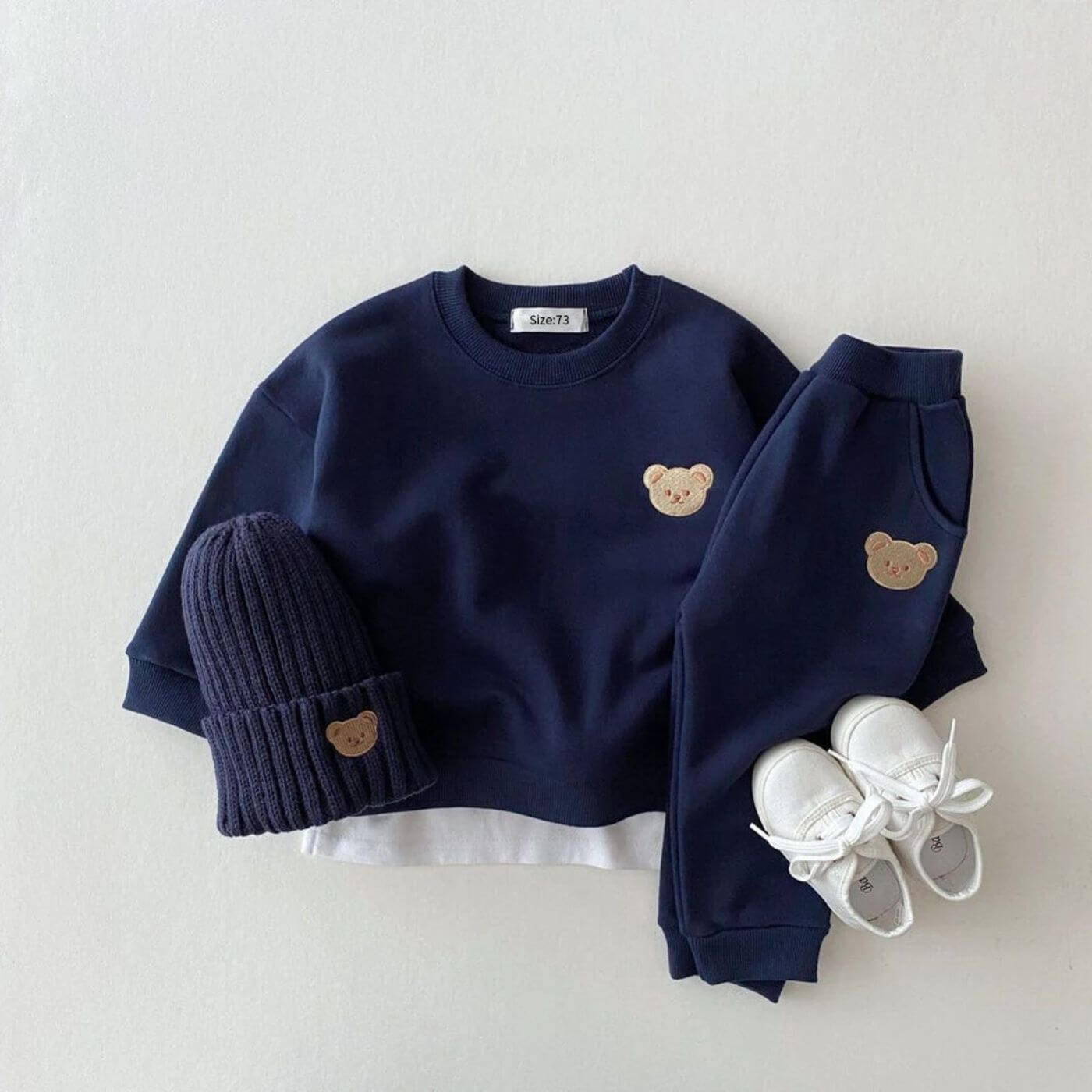Elva – Niedliches Set mit Bärenpullover und Jogginghose für Kinder