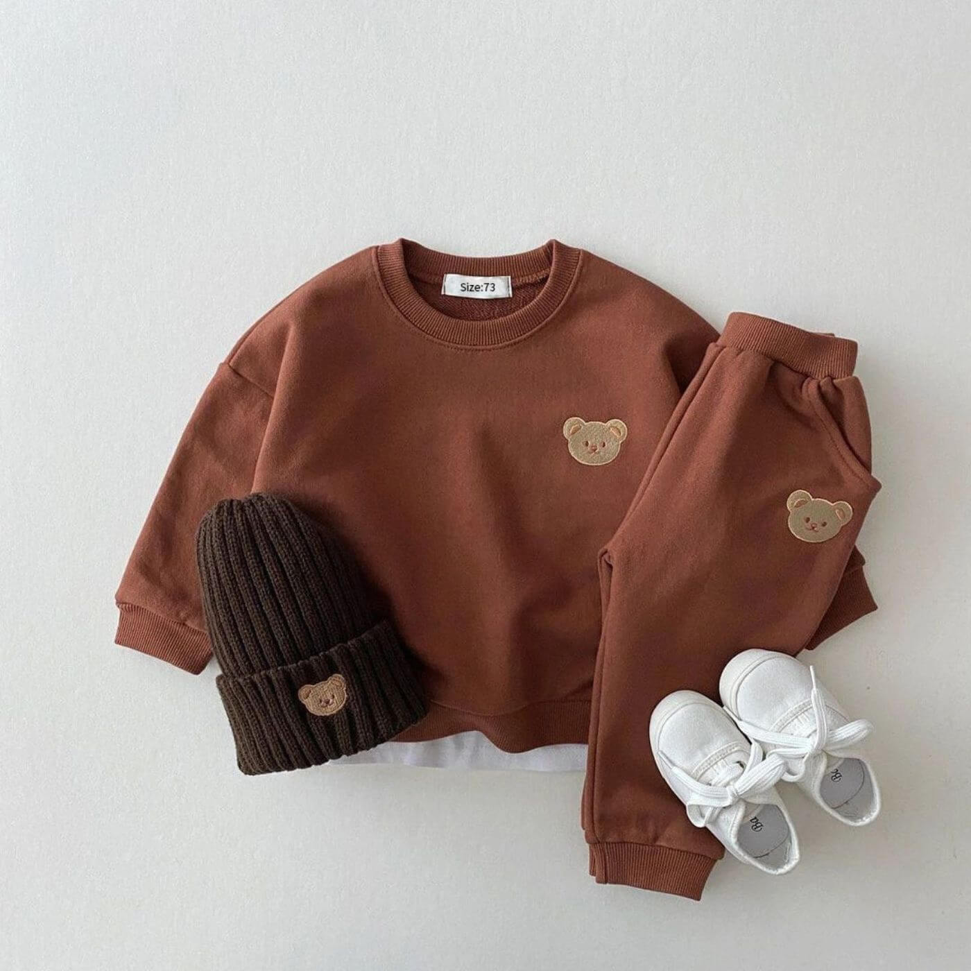 Elva – Niedliches Set mit Bärenpullover und Jogginghose für Kinder