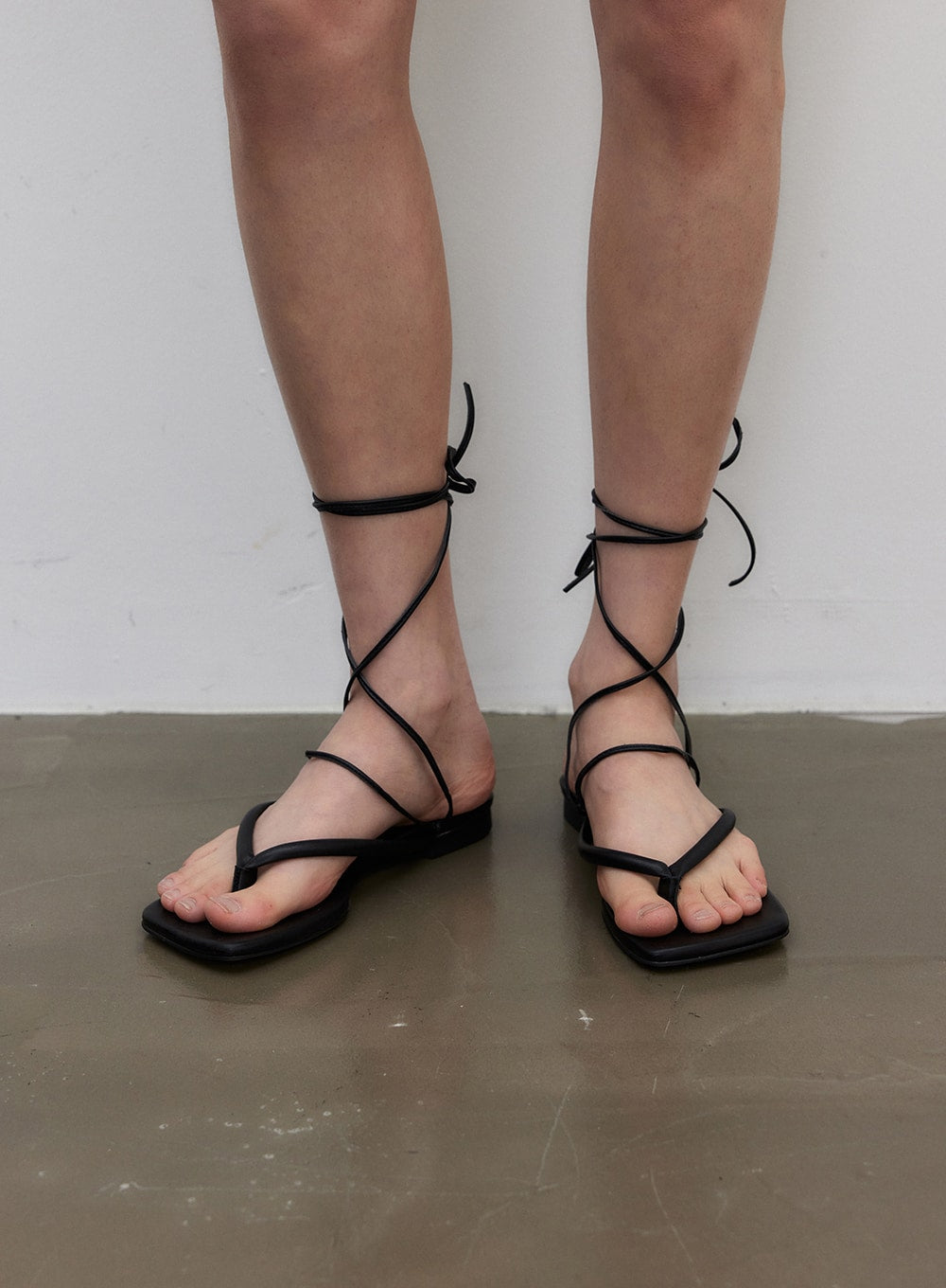 Flache Sandalen IY325
