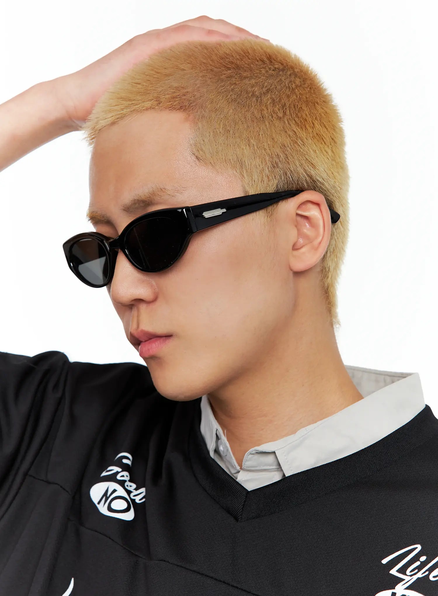 Sonnenbrille mit Akzentfarbe