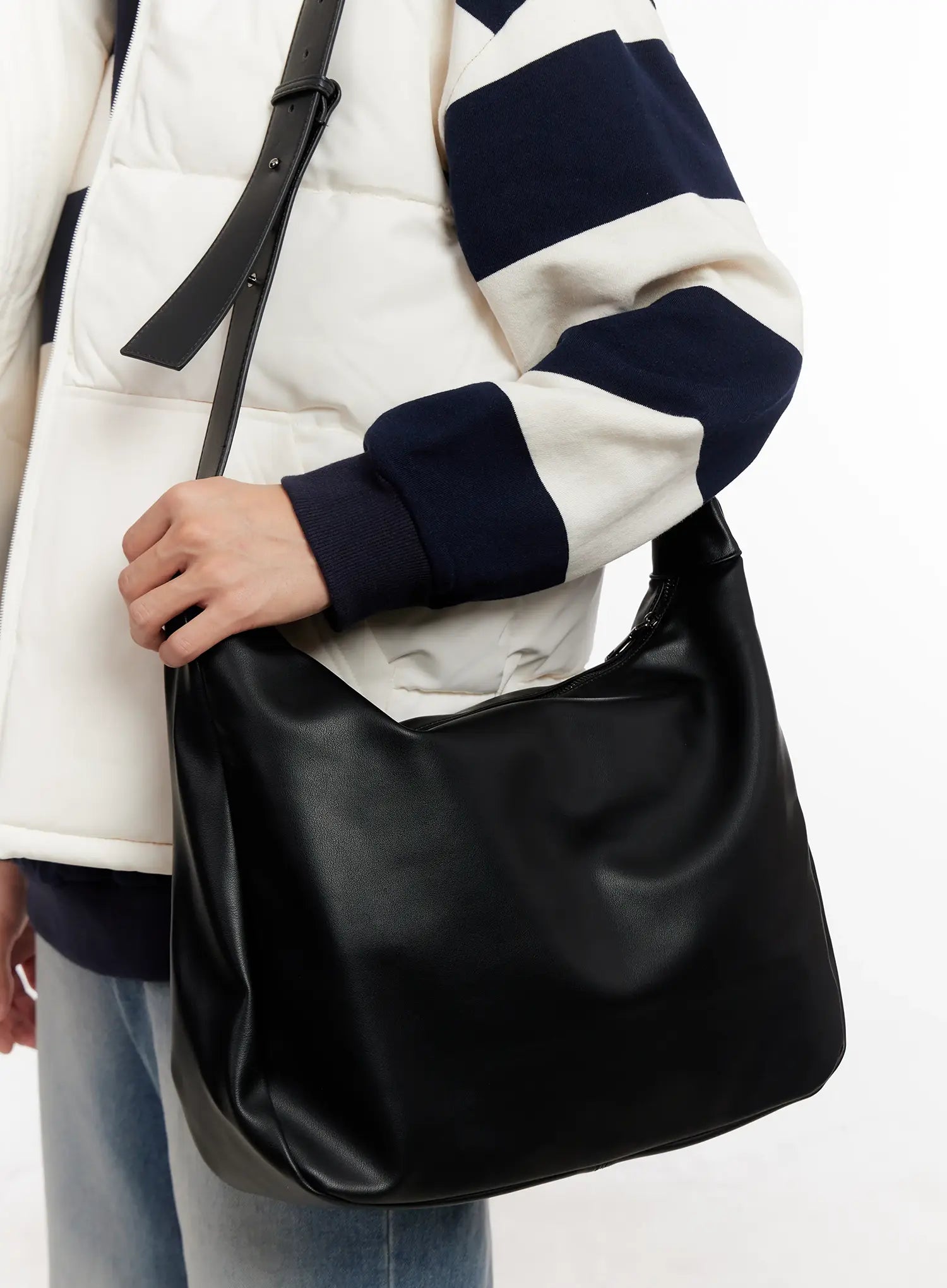 Schicke Schultertasche aus Kunstleder IO523