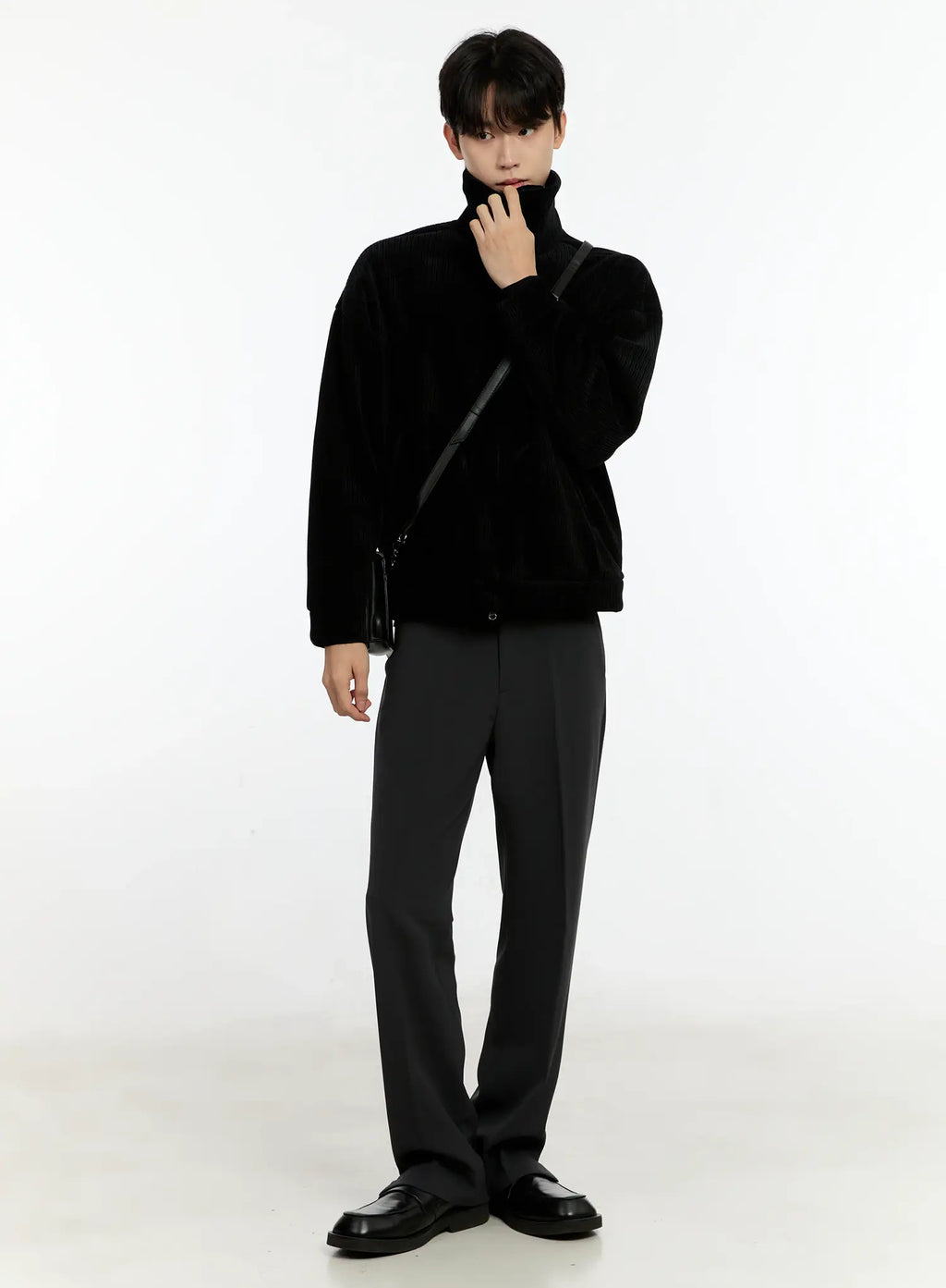 Minimalistische mittelgroße Umhängetasche IO531