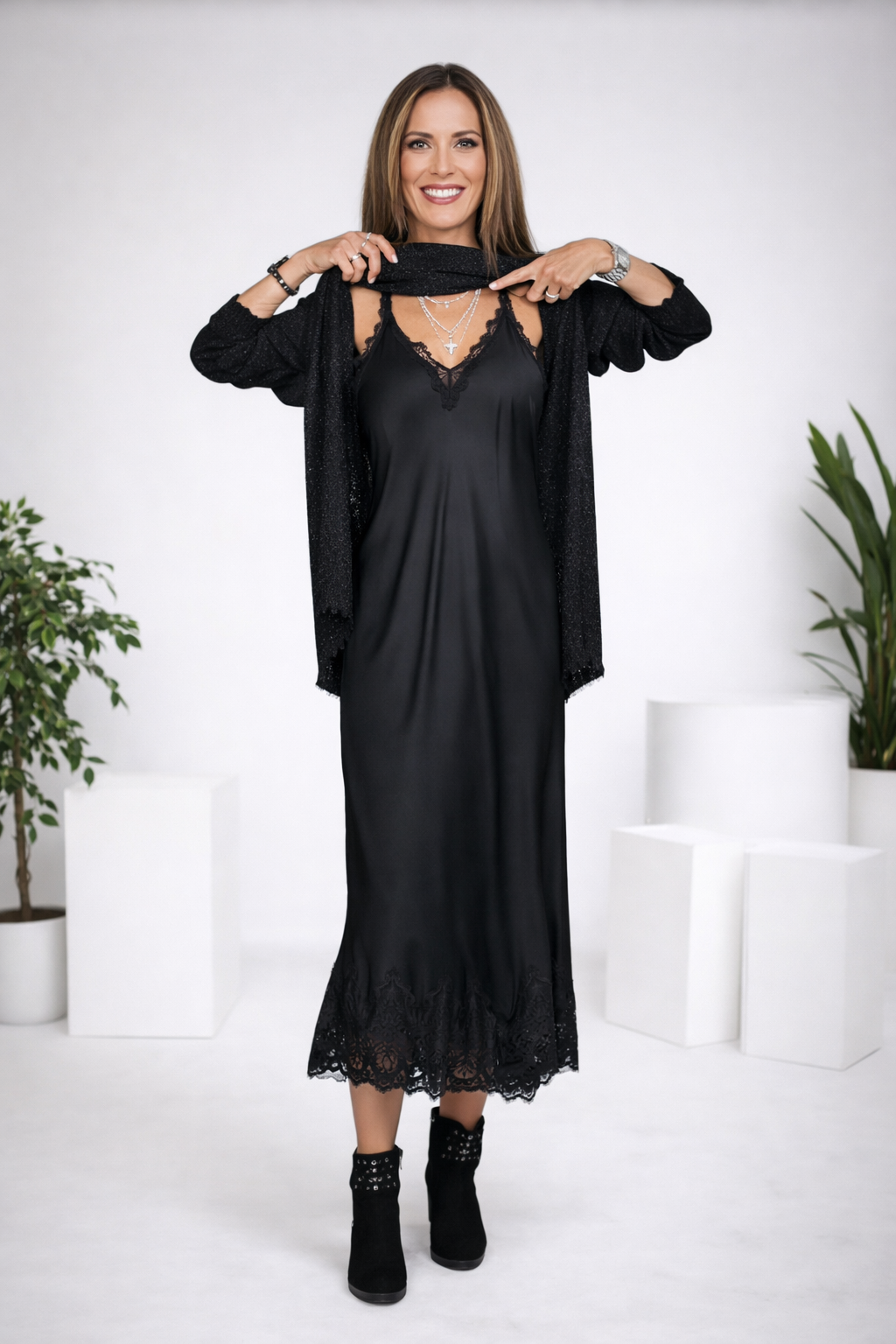 Valérie | Satin-Maxikleid & Feinstrickpullover Set