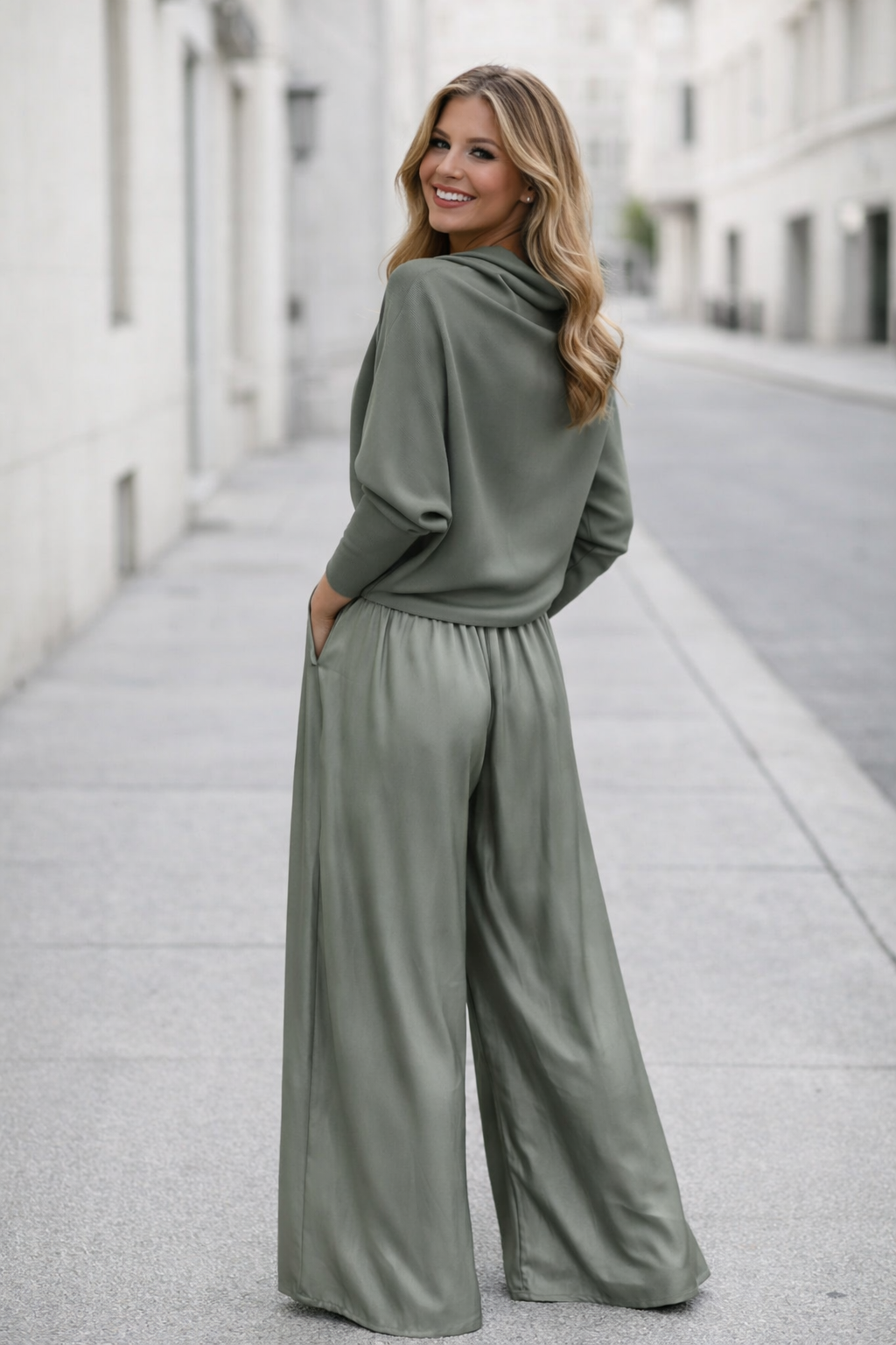 Nysa | Satinhose und Bluse Set