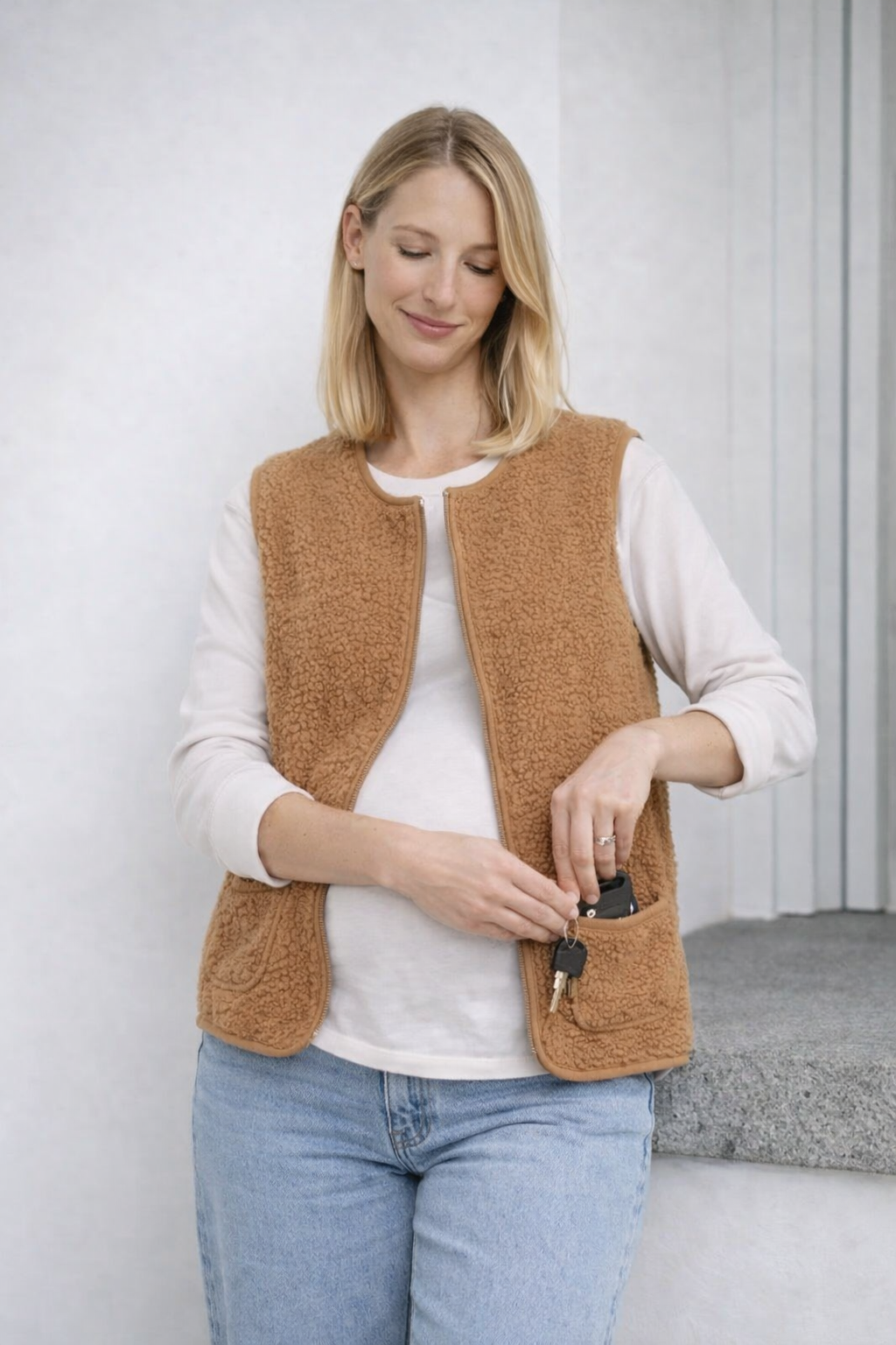 Alma | ärmellose braune Woll-Umstandsjacke