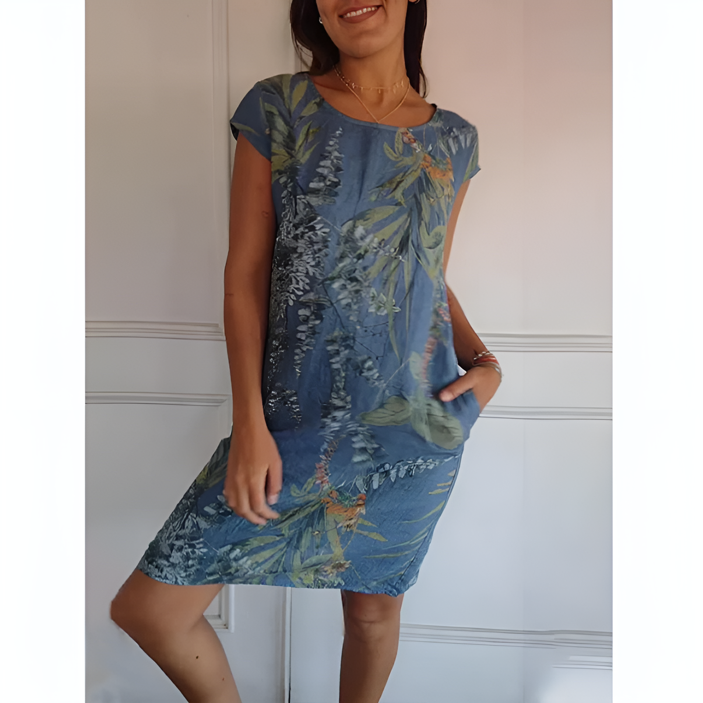 FELICITAS I LÄSSIGES BEDRUCKTES KLEID