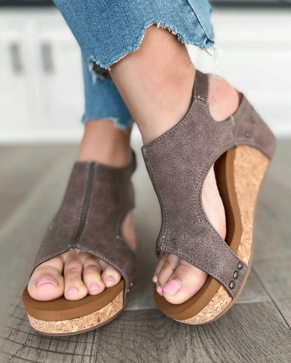 Élégance – Luxuriöse Wedges mit Subtilem Absatz