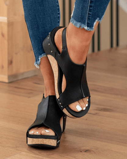 Élégance – Luxuriöse Wedges mit Subtilem Absatz