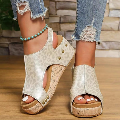 Élégance – Luxuriöse Wedges mit Subtilem Absatz