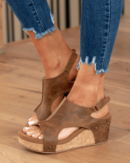Élégance – Luxuriöse Wedges mit Subtilem Absatz