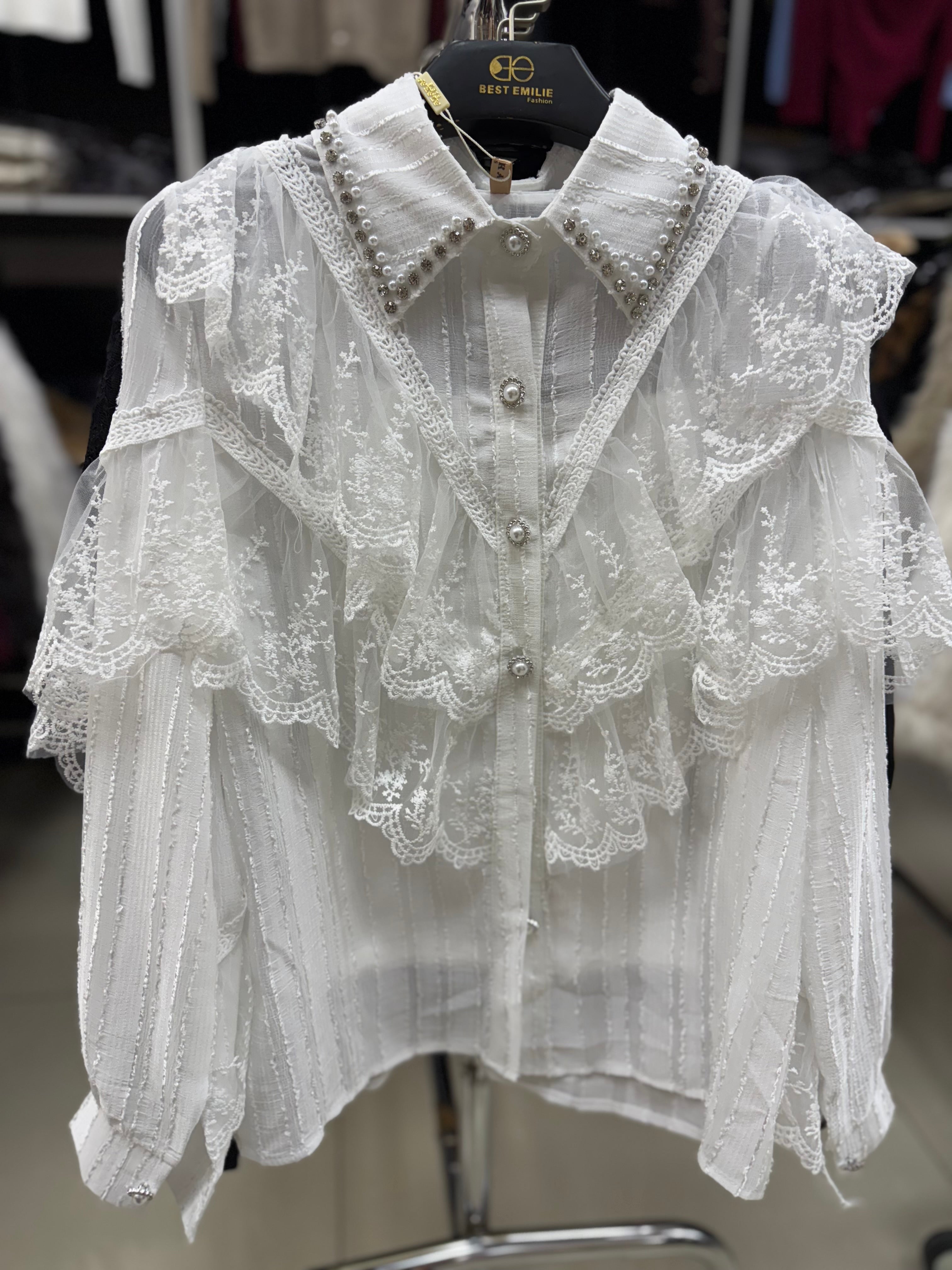 Vina | Vintage Bluse mit Perlen & Strassdetails