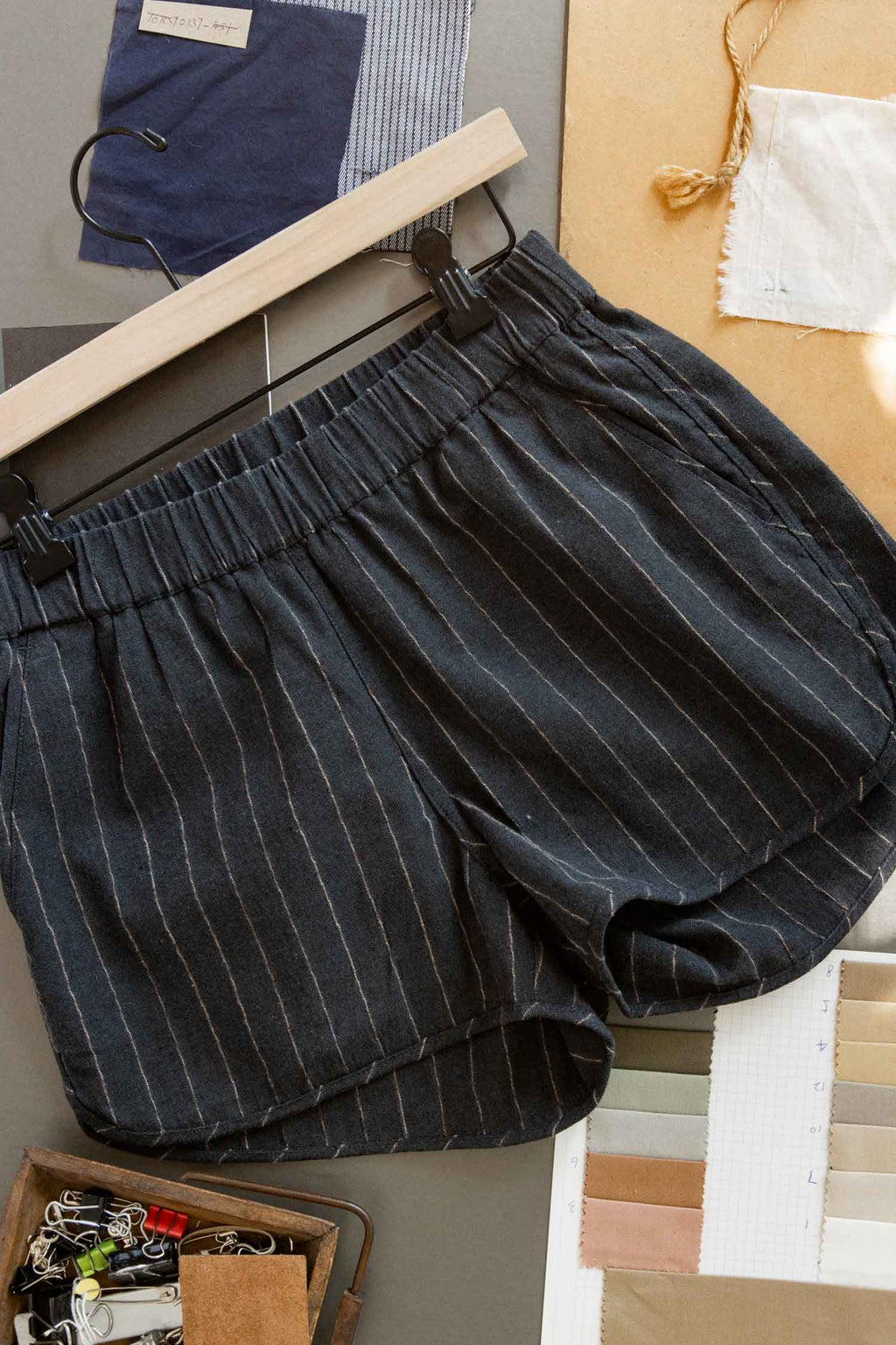 Luca Track Short / Kohlestrich