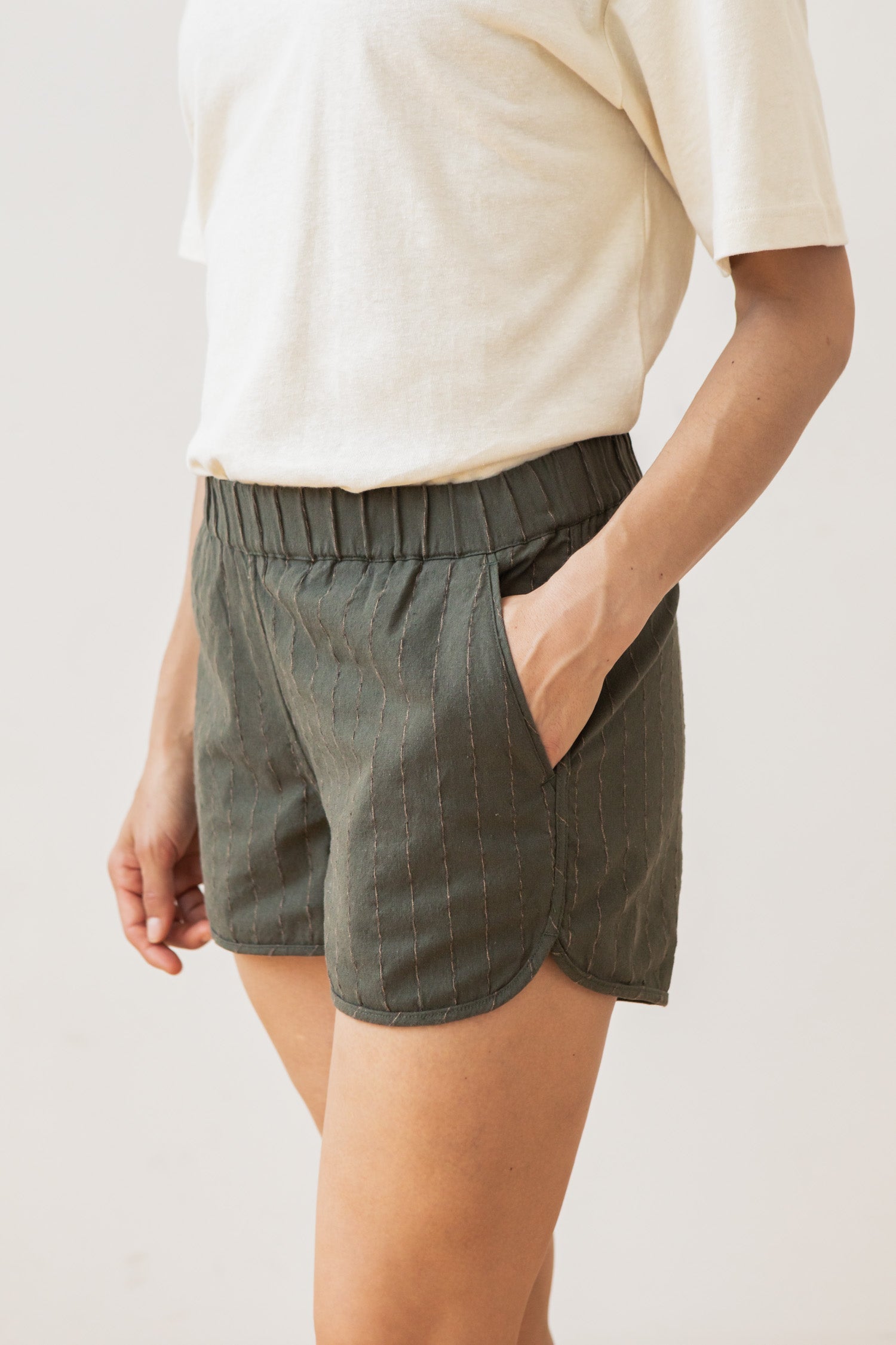 Luca Track Short / Olivgrüner Gürtel
