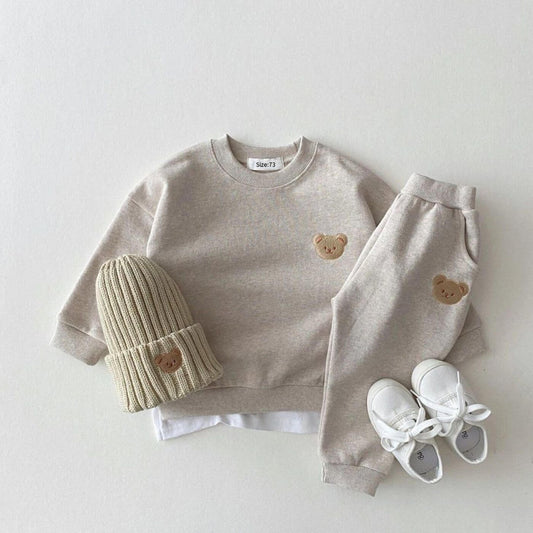 Elva – Niedliches Set mit Bärenpullover und Jogginghose für Kinder