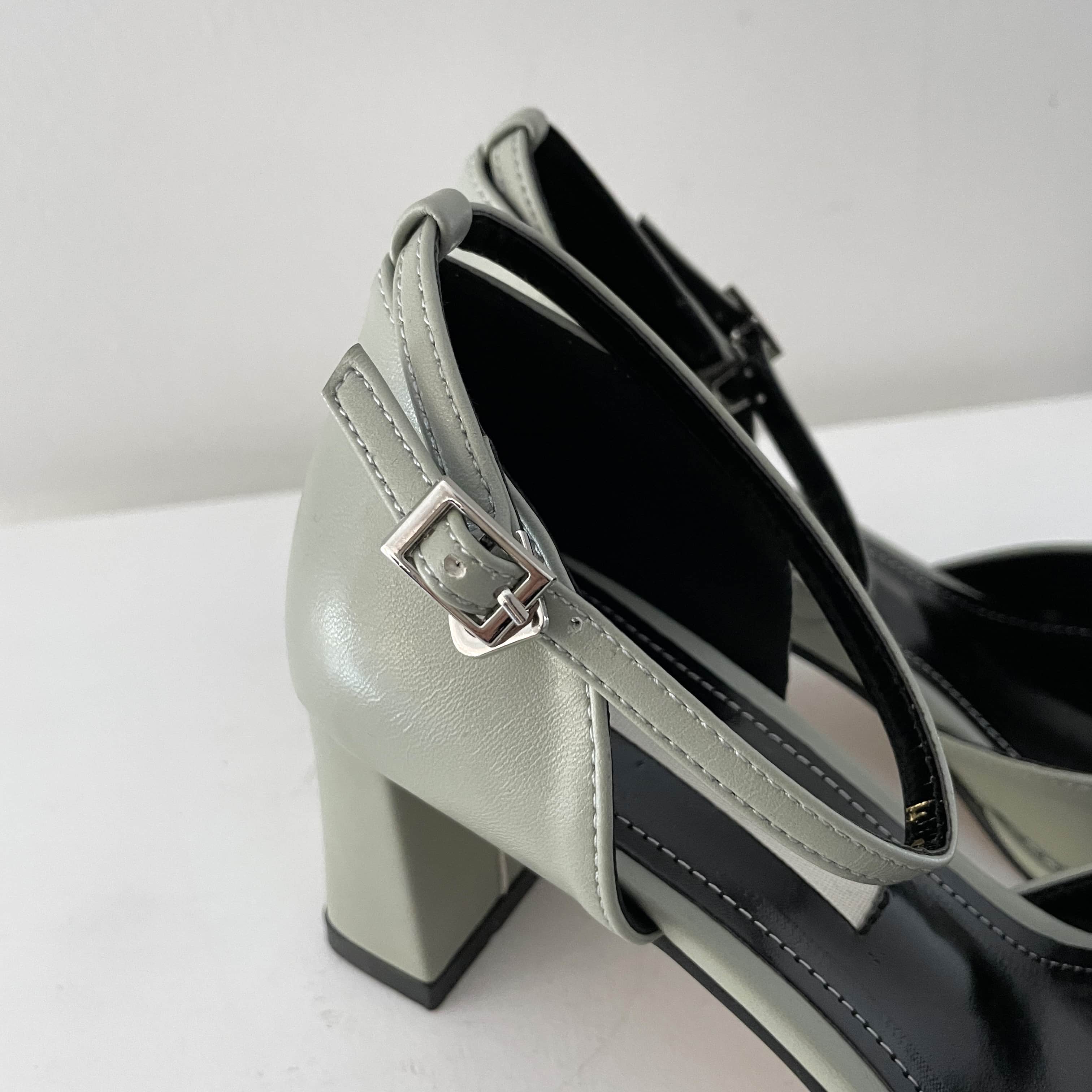 Quadratische Mary Jane Mid Heels