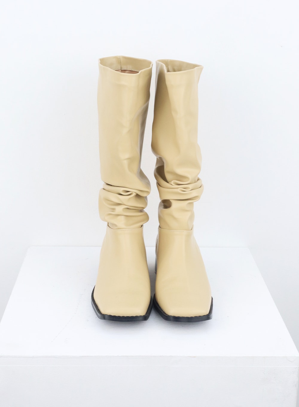 Quadratische Zehen Stiefel bis zur Wade CU329