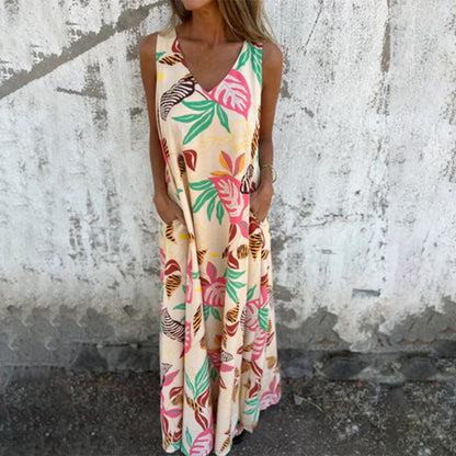 YLVA I MAXIKLEID MIT V-AUSSCHNITT