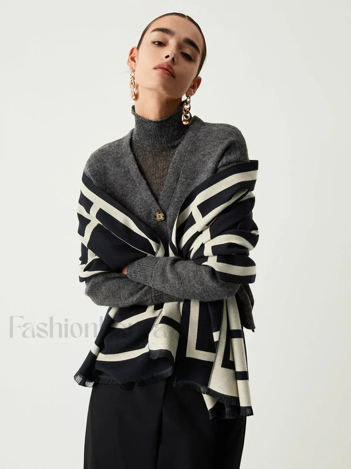 Taoraora | Wool Blend Graceful Geometric Pattern Scarf